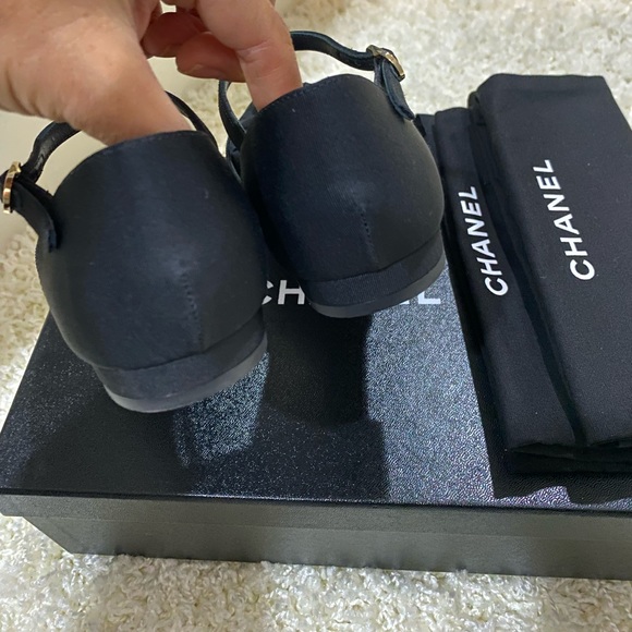 Authentic CHANEL shoes full set. Excellent condition - Picture 5 of 8
